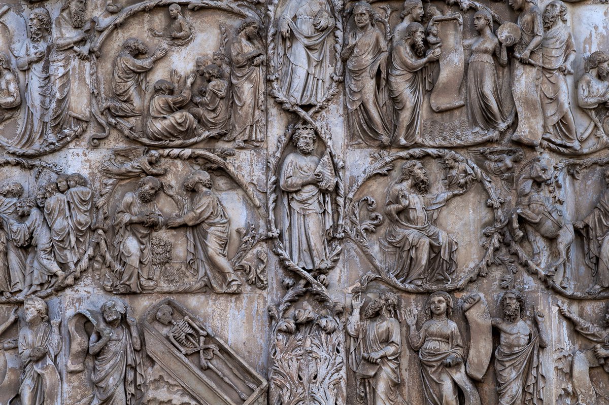 TerenceKerr5's tweet photo. #SundayStonework #LateGothic #TreeOfJesse #Orvieto
Skeleton in a coffin (lower left) and King David playing a harp are among depictions in this detail of marble Tree of Jesse bas-relief panel on west front of cathedral in Orvieto, Umbria, Italy, the Duomo di Santa Maria Assunta. Late Gothic sculpture enriching the west front was executed by a team led by Italian architect and sculptor, Lorenzo Maitani (c. 1275-1330).