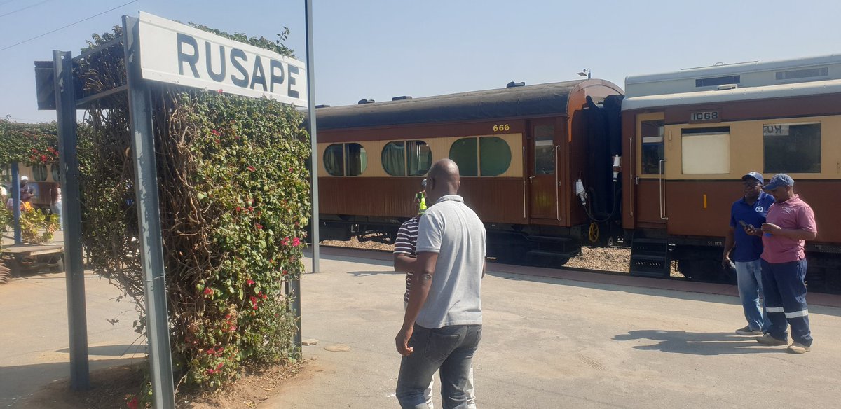 powerfmzimbabwe's tweet image. Rusape Station in our rear view mirror and the journey to the Sanaganayi/Hlanganani Expo continues.
#NRZTrain
#Sanganayi2025
#Sponsored