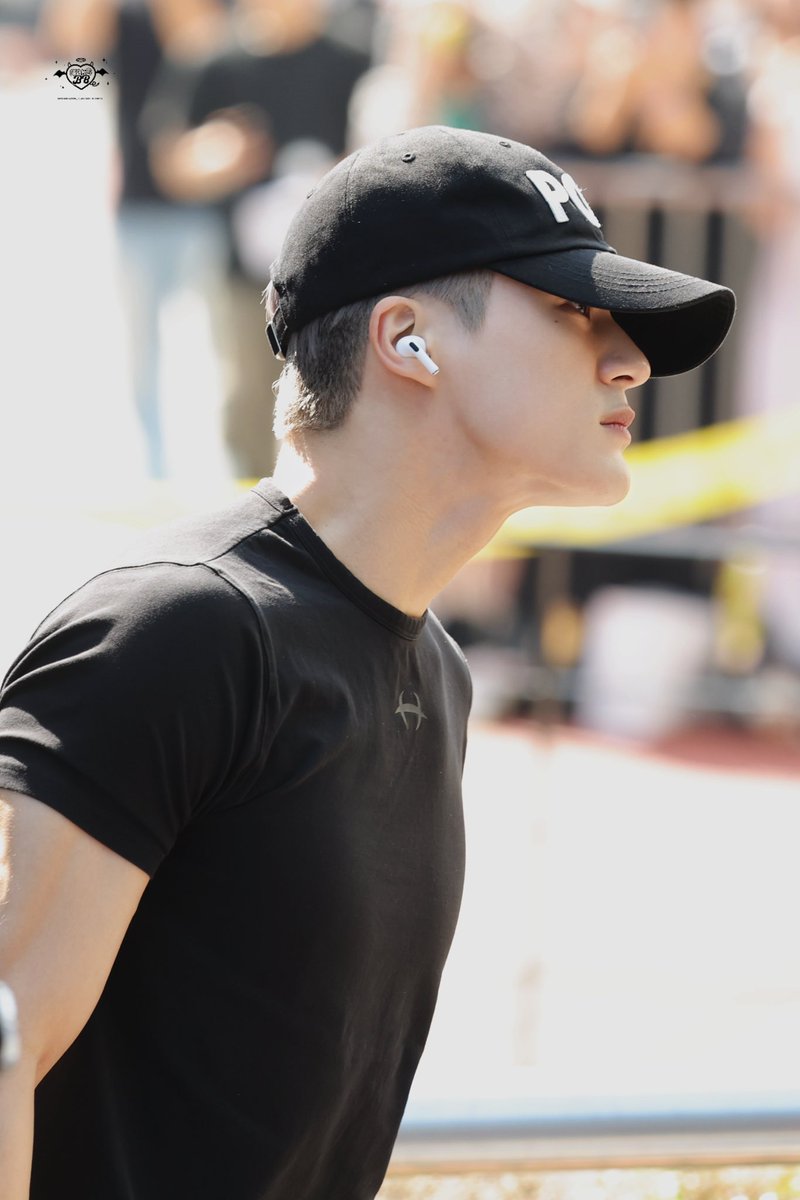 เจโน่เซ็ตนี้คือหล่อแบบ ถ้าโพสลง tiktok ต้องใช้เพลงอะไร ถึงจะหล่อสมกับเขา