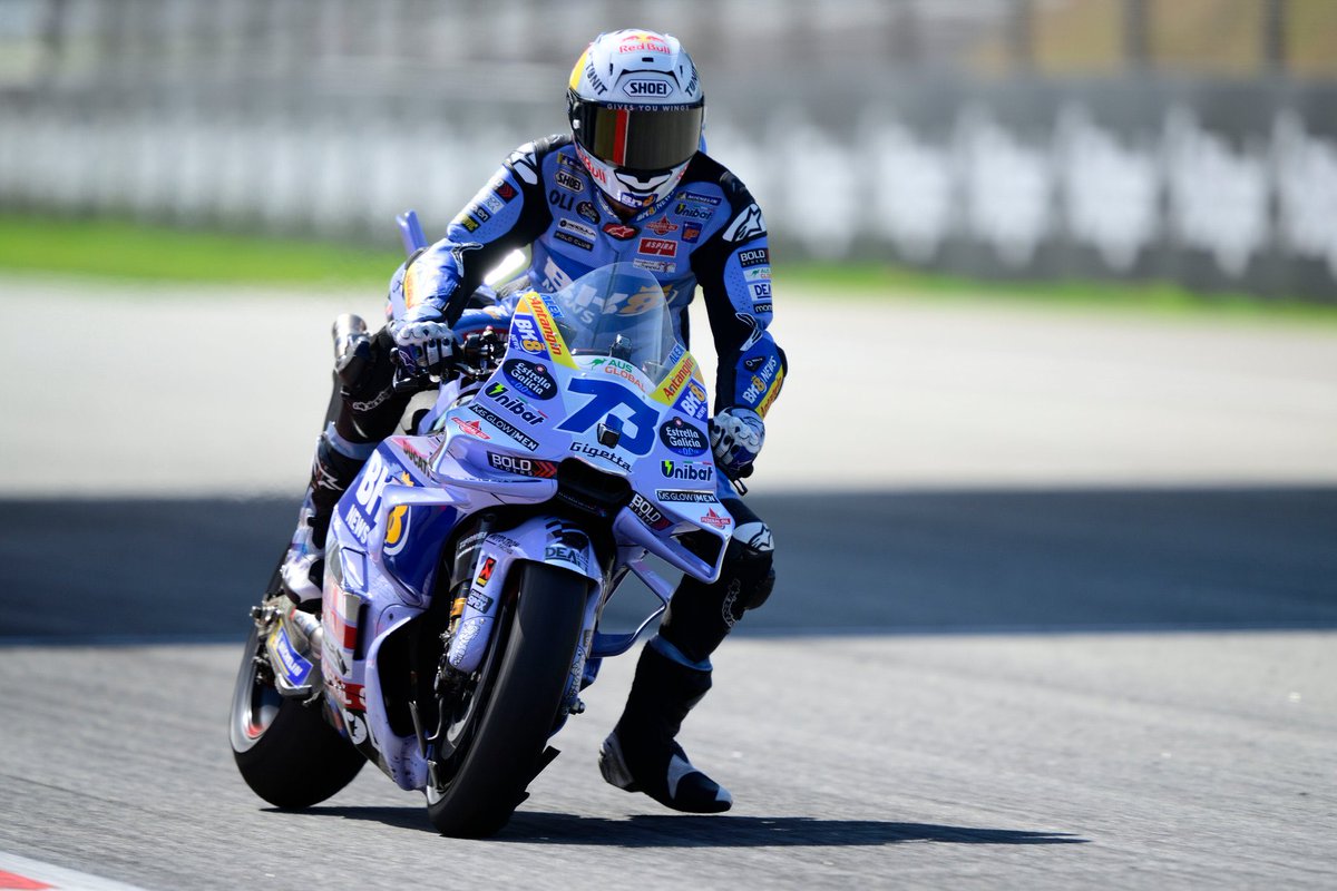 🇪🇸🥇ALEX MÁRQUEZ GANA EL GRAN PREMIO DE CATALUÑA 

Completan el podio Marc y Bastianini

#MotoGP