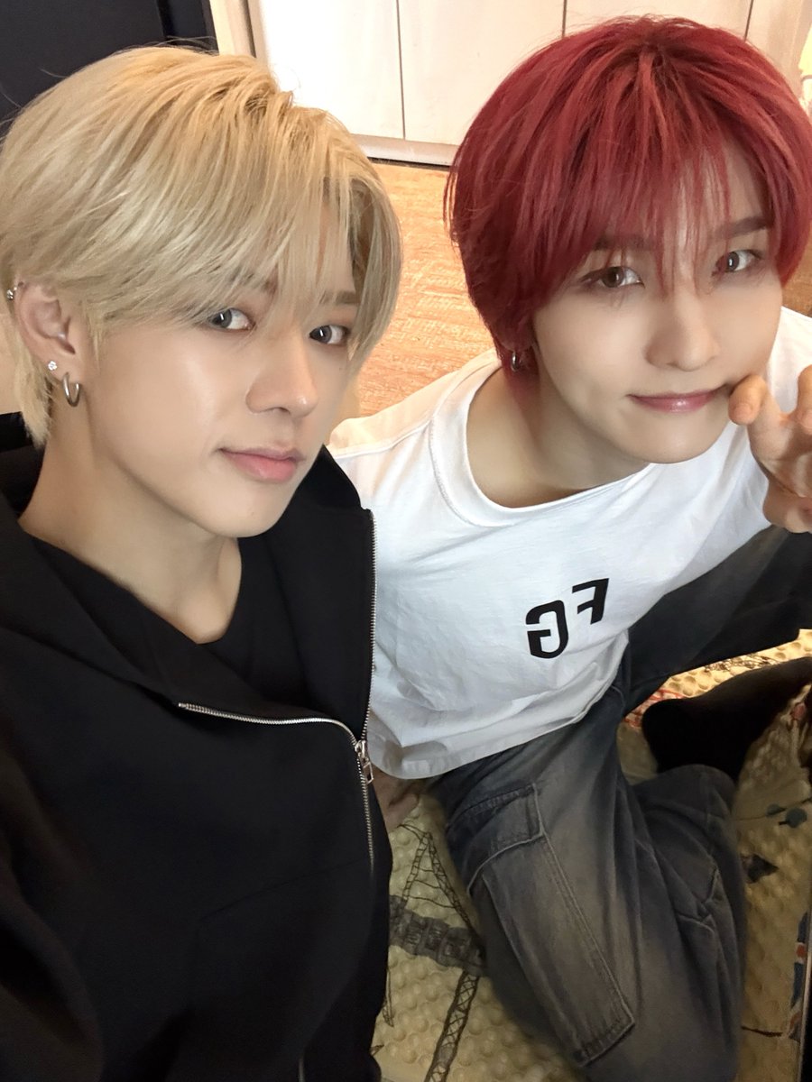 NOWZ·나우즈 tweet media