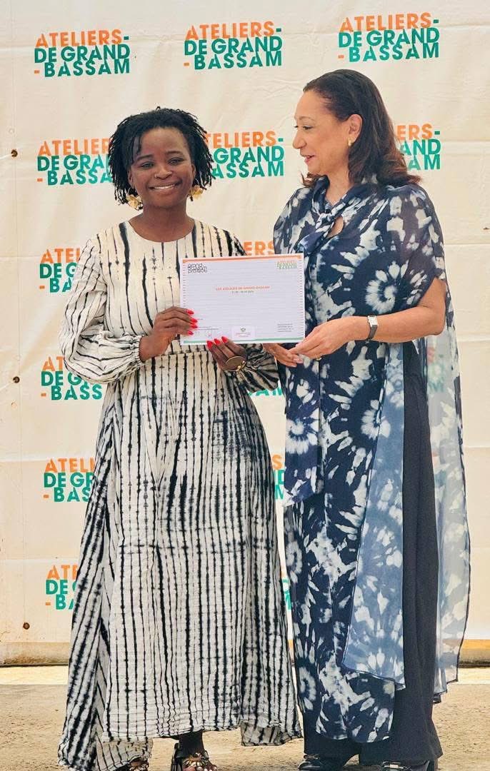 Alitossa's tweet image. Le projet de série NANA BENZ, porté par notre compatriote Dhémanane Malélba Kafechina et produit par LES FILMS DU SIÈCLE, a remporté le prestigieux Prix Timité BASSORI (2.500.000 F CFA) du Ministère de la Culture et de la Francophonie de Côte d’Ivoire aux Ateliers #Grand-Bassam