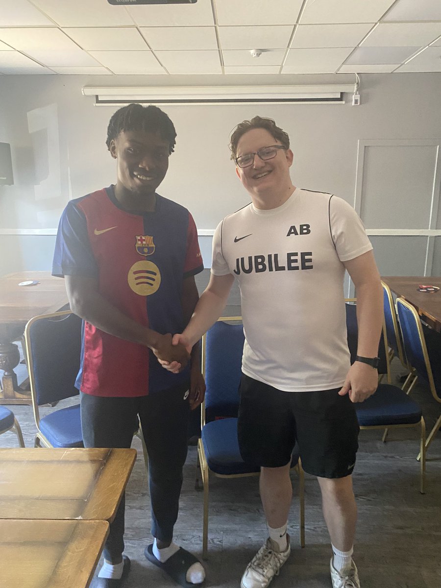 🔵⚫️ FULL TIME ⚫️🔵

We kickstart our 2025/26 campaign with a 2-1 win away at <a href="/themiddlegreen/">The Middle Green FC</a>

After going behind early in the second half, the lads showed great character last 30 to secure the win

Goals from Eggy and a rocket from Dyl to win it 💫

MOM was Josh on debut 🤝