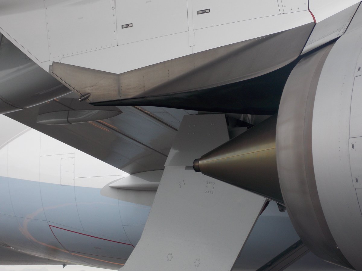 政府専用機！
途中で近くに寄って見れたので興奮してました。