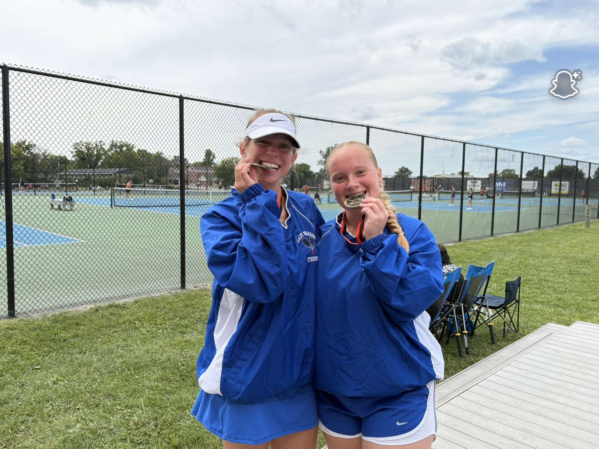 SamWolfe1234's tweet image. Yesterday I won the 2025 Hurricane Tournament with my doubles partner Kaylie! We also won as a team overall!
@joycewellhoefer @DoomCincy