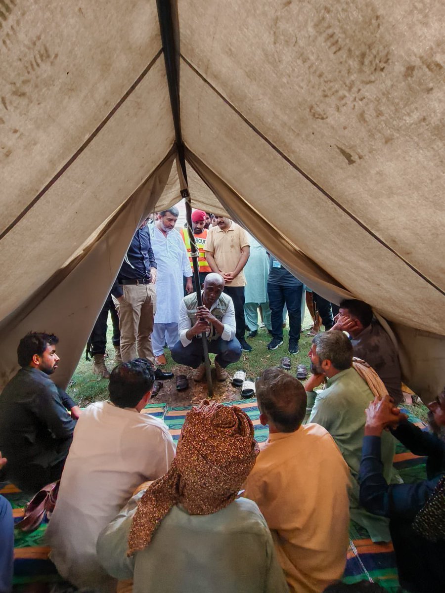 Momalindi's tweet photo. I spent time at a relief camp, listening to stories from those who have lost a lot to the floods. The immediate aid is crucial, but the next chapter is what worries them most: How will they earn? How will they rebuild? https://t.co/YLwHc9IrFc