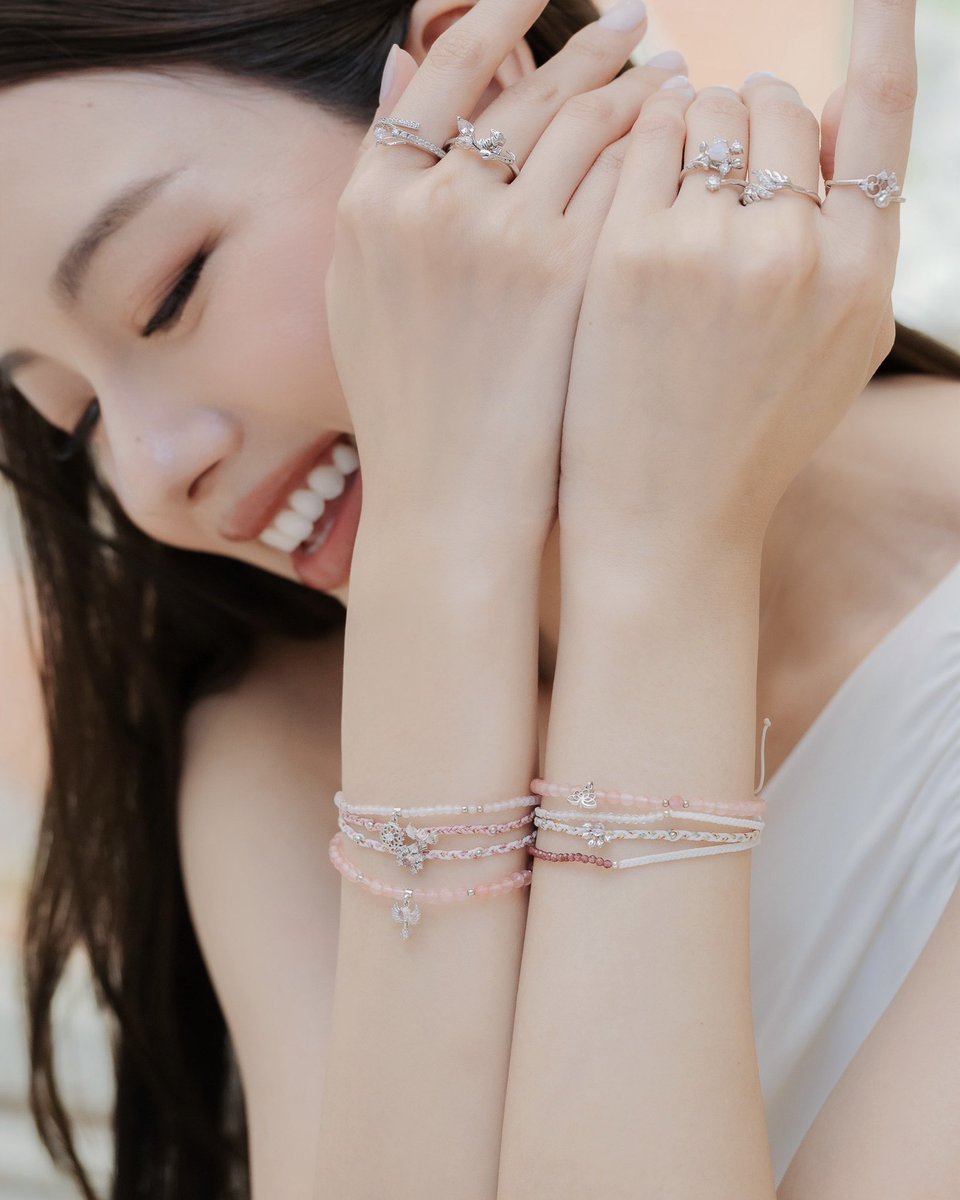 ntnewton_'s tweet photo. RAVIPA flagship store at Siam Square now open!🤍 @RavipaJewelry
#RAVIPA #ravipajewelry #RAVIPASiamSquare #RAVIPAFlagshipStore
#ntnewton_ https://t.co/OtuDxqcmqM
