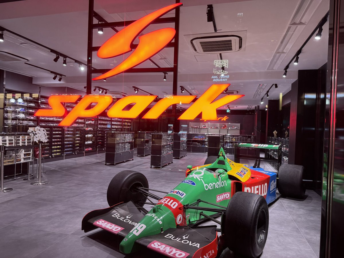 sparkmodeljapan's tweet photo. ようやく準備完了しました！
明日15時お待ちしています。
オープン記念特注品は水曜日からの販売となります。同時に超デッドストックアイテムも用意しますのでお楽しみに！
#Sparkgallerytokyo
#spark https://t.co/Bkwc4W0v9g