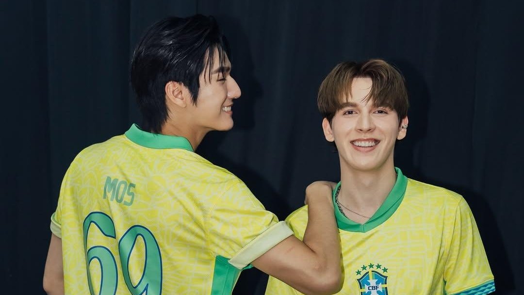 StoryOfMosBank's tweet photo. »» 👨🏻❤️👨🏼 ««
𝐈𝐆 : 𝐼𝑠𝑏𝑎𝑛𝑘𝑦 (𝑢𝑝𝑑𝑎𝑡𝑒)
No meio do amor de vocês, meu coração encontra o lar. Obrigado por esse algo tão especial ♥️
⋆˚🥰 。ความคิดถึงไม่มีที่สิ้นสุด ꕀ🇧🇷 ᵕ̈
📱 https://t.co/ZkHVeQxjpL
#MosBankInBrazil #บอสของมอสแบงค์
#MosBank #Moslhong #ISBANKY https://t.co/RsnHtoWPfh