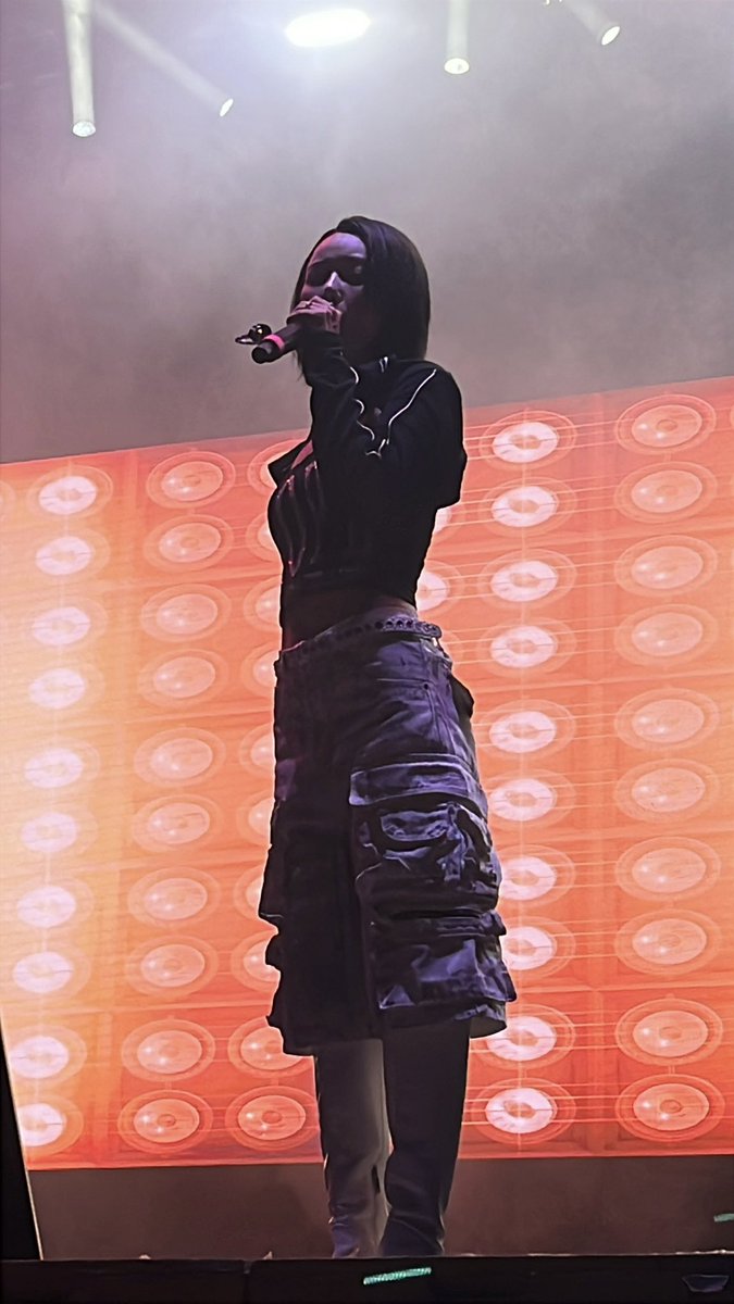 Somin on the İstanbul stage <a href="/sominchive/">昭珉</a> @Sominws