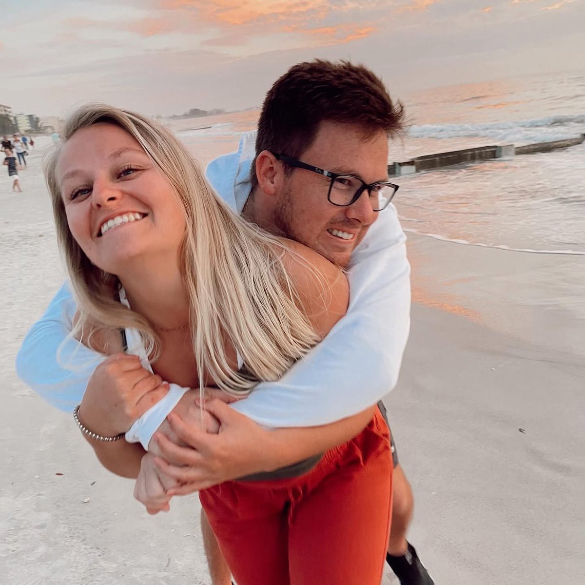 DCHS Softball tweet media