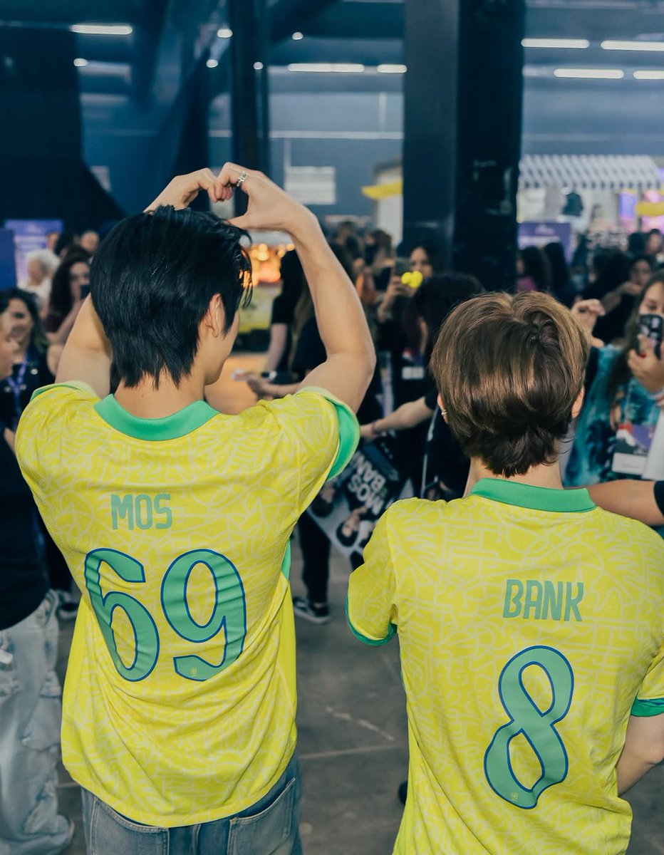 MoslhongUNverse's tweet photo. No meio do amor de vocês, meu coração encontra o lar. Obrigado por esse algo tão especial♥️

📷 IG Update : #isbanky 
🗓 07/09/2025
📍https://t.co/znhtIfmFgg

@mos_psl #moslhong 
#มอสภาณุวัฒน์ #MosPanuwat
#MosBankinBrazil 
[Admin : อะโวคาโด 🥑] https://t.co/6J2WZQ86MH
