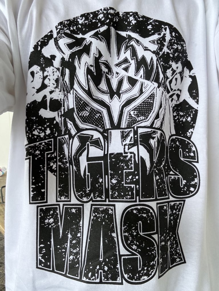 自分の写真を見て思った…

俺、痩せている！！！
自覚無かったけどこんなに細くなっていたとは！夏バテか？過労か？笑

昨年はヨコアリがほっそりしてましたが
今年は俺がほっそりかよ😫

あとTシャツ褒めていただいて嬉しかったです！タイガースマスク選手のTシャツなんすよー！