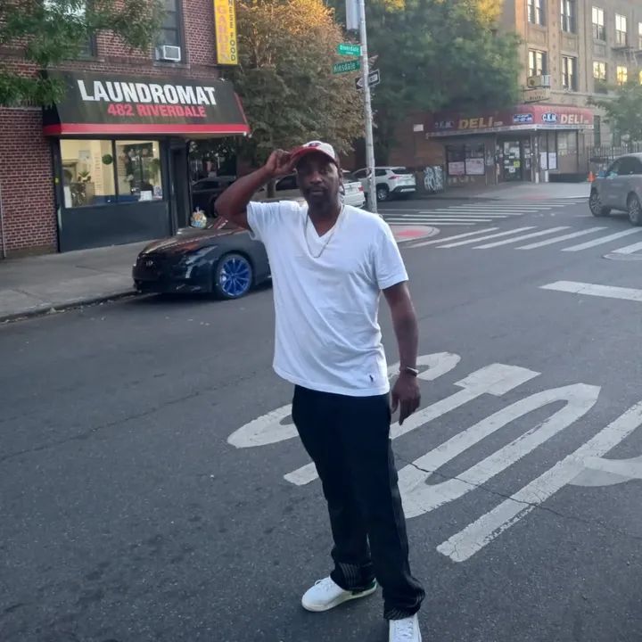 At the Hinsdale Annual Anniversary cooling 
Bout to hit the Stage 

A.H.O.Y ⚓
#brooklyn 
#Hinsdale