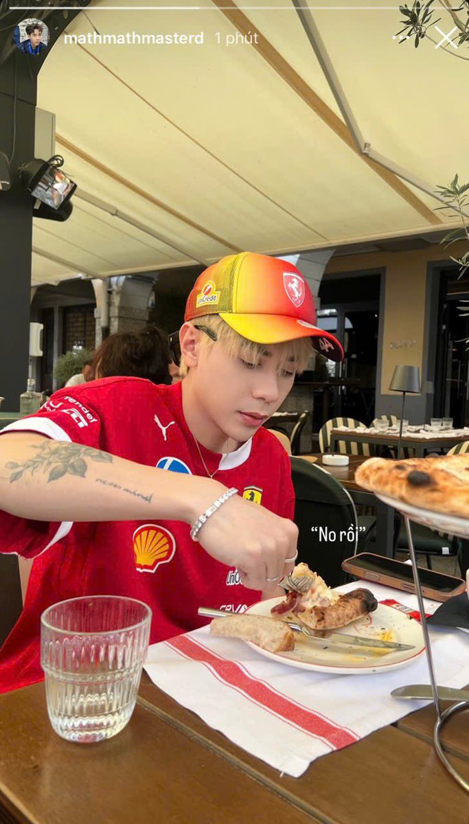 khanhvyly's tweet photo. I love Quang Hùng MasterD 
MASTERD F1 ITALIAN GP
#MasterDxScuderiaFerrari
#QuangHungMasterD
#ItalianGP https://t.co/utiRB2Y1St