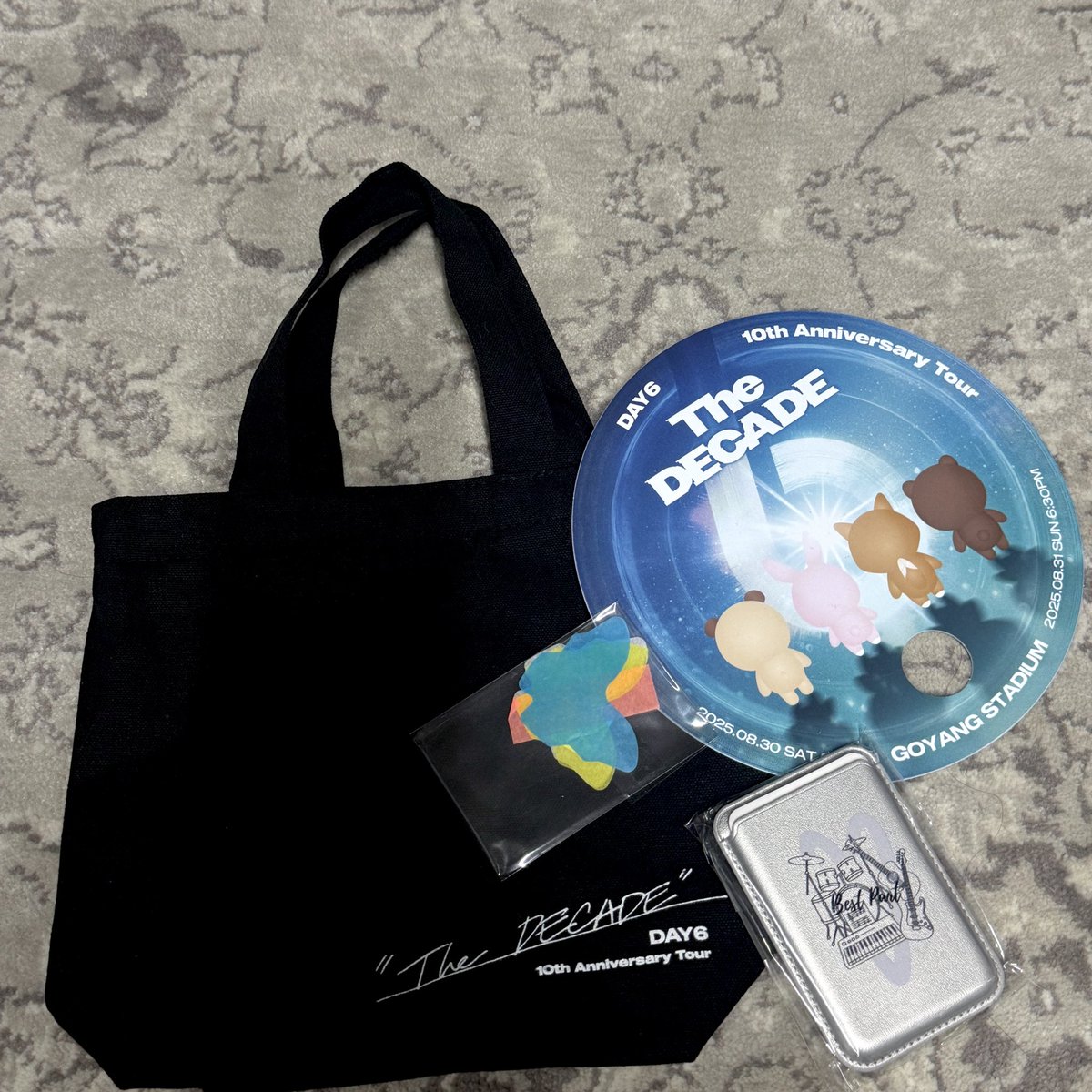 10주년콘 못 갔는데
토끼천사가 누추한 나에게 이런 귀한 것을🐰ྀི
고마워요 뽀둥 사랑해요 뽀둥