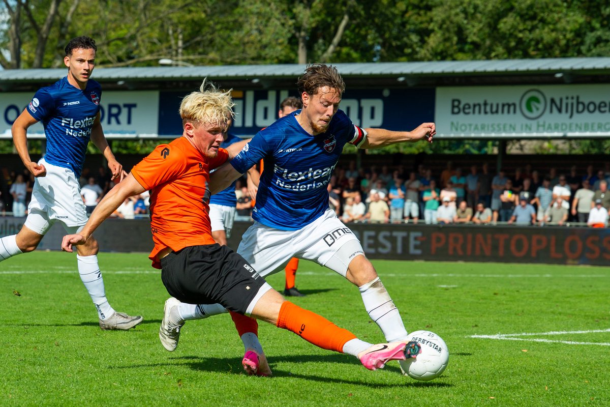 De_Treffers's tweet photo. 📸 In beeld

De Treffers verloor dit weekend met 1-0 op bezoek bij HHC Hardenberg. Volgende week nieuwe kansen in de topwedstrijd tegen Quick Boys! 💪

#hhctre #proshotsnl https://t.co/1FZsH0XNcN