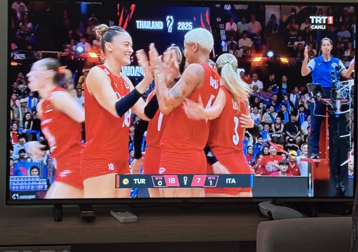 Bir sorum var Ebrar ile Vargas’ın futbolda karşılığı tam olarak kimlere denk geliyor