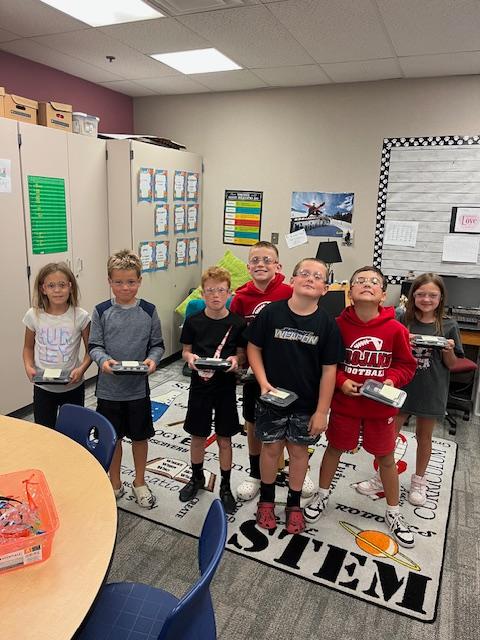 🌍✨ Will a mountain last forever?

Mrs. McClamroch’s students had a great time exploring this big question during a Mystery Science lesson on weathering. Hands-on learning helps our Panthers stay curious about the world around them! 🐾💙

#WatchSunmanDearborn