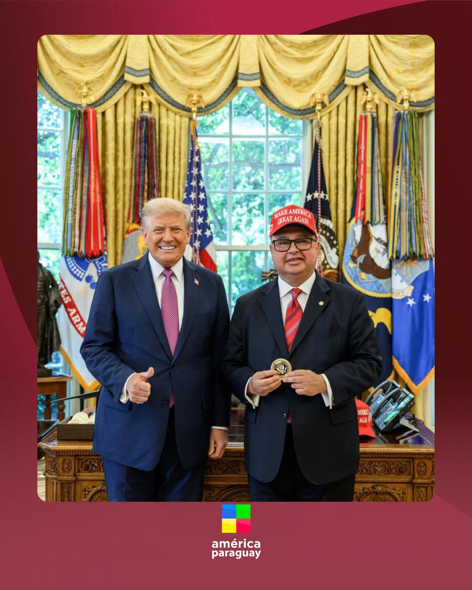 🇺🇲🤝🏻🇵🇾 Así fue la presentación de cartas credenciales del embajador paraguayo, Gustavo Leite, ante el presidente de los Estados Unidos, Donald Trump.

🗣 "Concordamos que nuestros dos países deben trabajar aliados para obtener resultados tangibles de mejoría de vida para nuestros