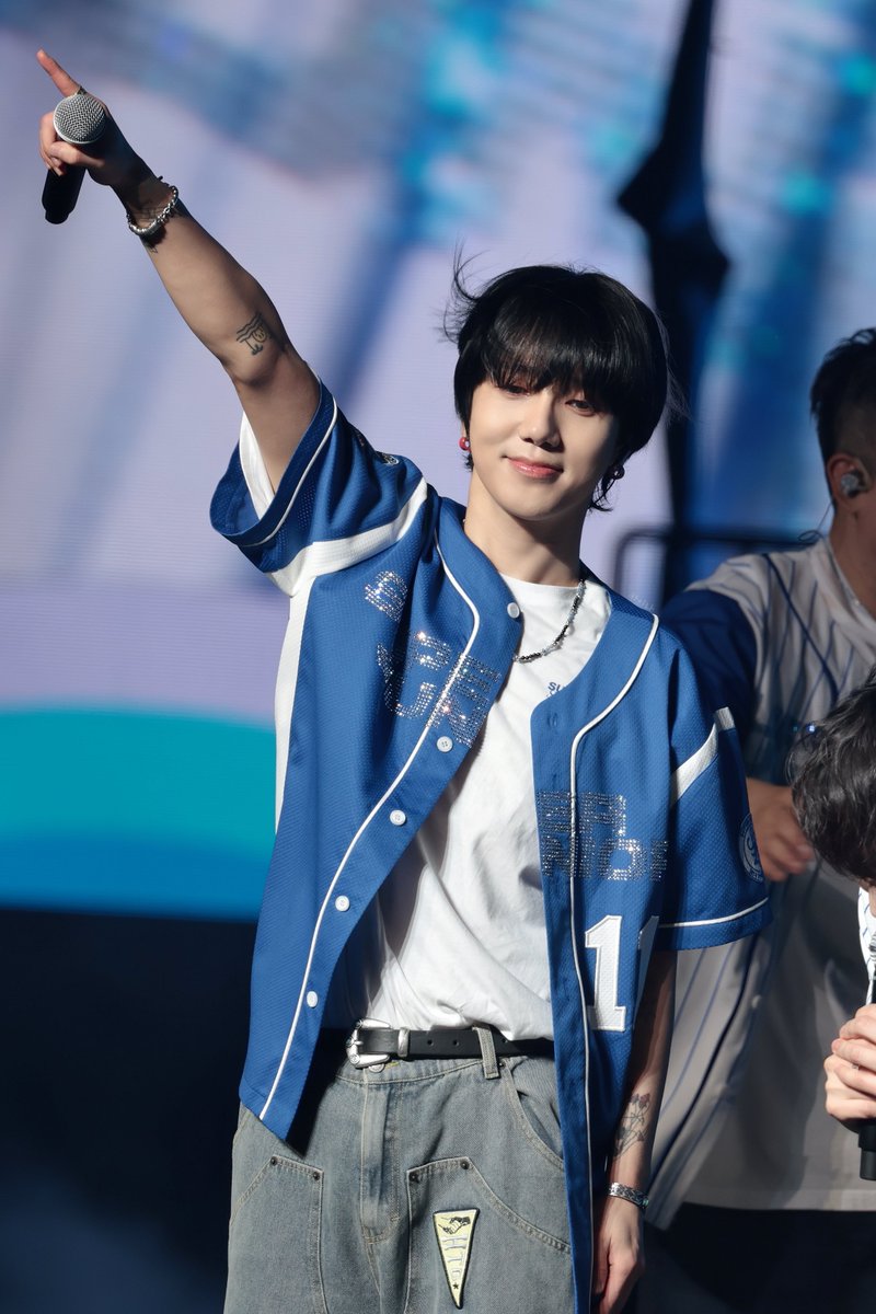 Kayla_1106's tweet photo. 250905
 <SUPER SHOW 10> in HONG KONG DAY1

#SUPERJUINIOR 
#슈퍼주니어
#SJ
#YESUNG #예성 #艺声
@shfly3424 https://t.co/ciDVzLQ2HQ
