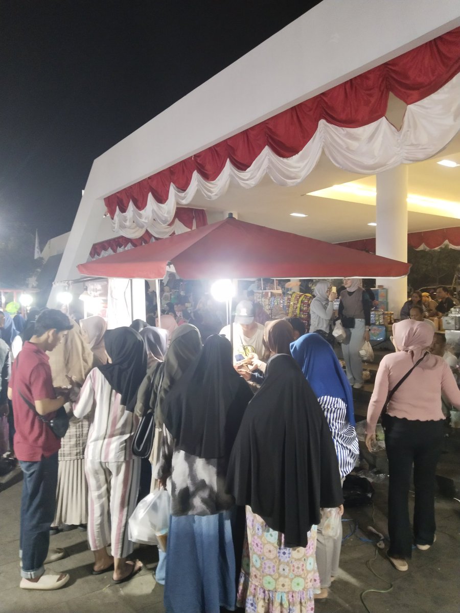 mochimii_mochi's tweet image. Sampai penjual tak terlihat.
#besoksenin 
#antikorupsi