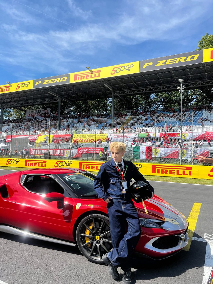 khanhvyly's tweet photo. Ferrari x Quang Hùng MasterD 
MASTERD F1 ITALIAN GP
#MasterDxScuderiaFerrari
#QuangHungMasterD
#ItalianGP https://t.co/hODfaAj7BK