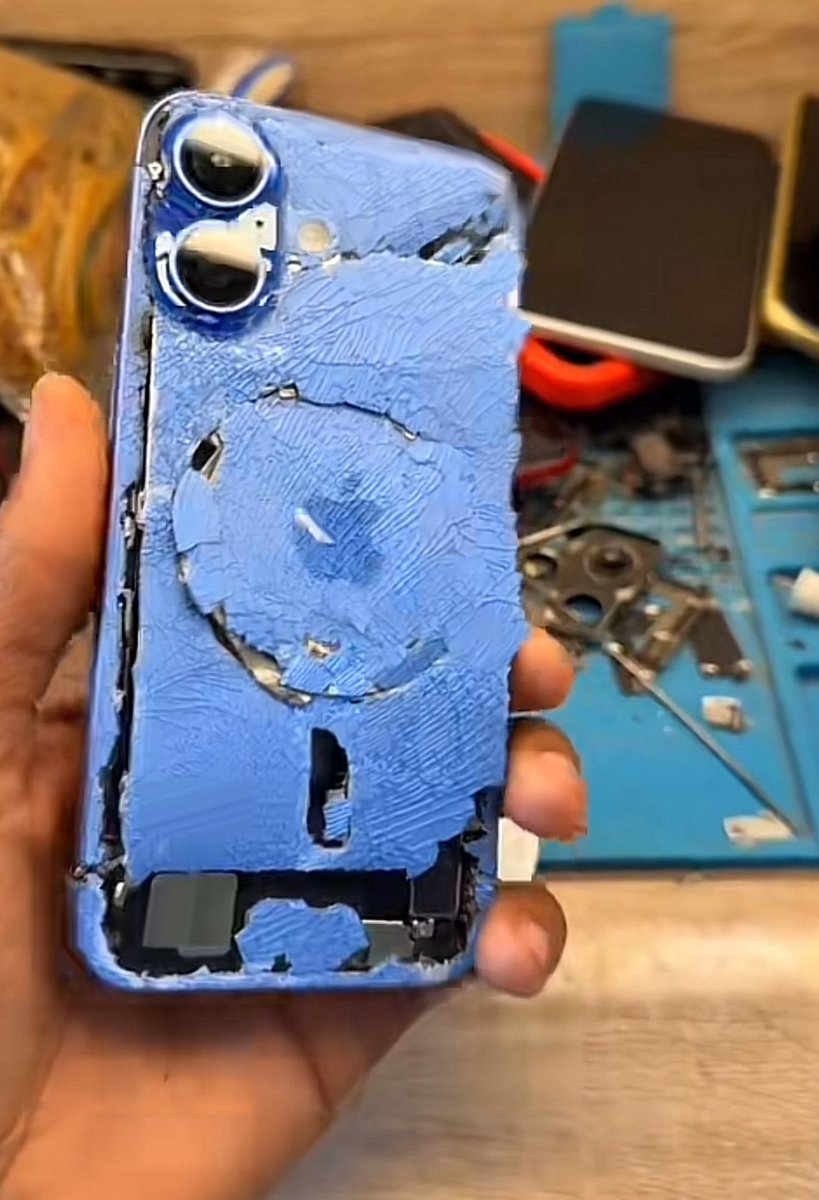 Esmart26's tweet photo. Usher smashed your phone, what will be next move? https://t.co/DpR15lyyGm