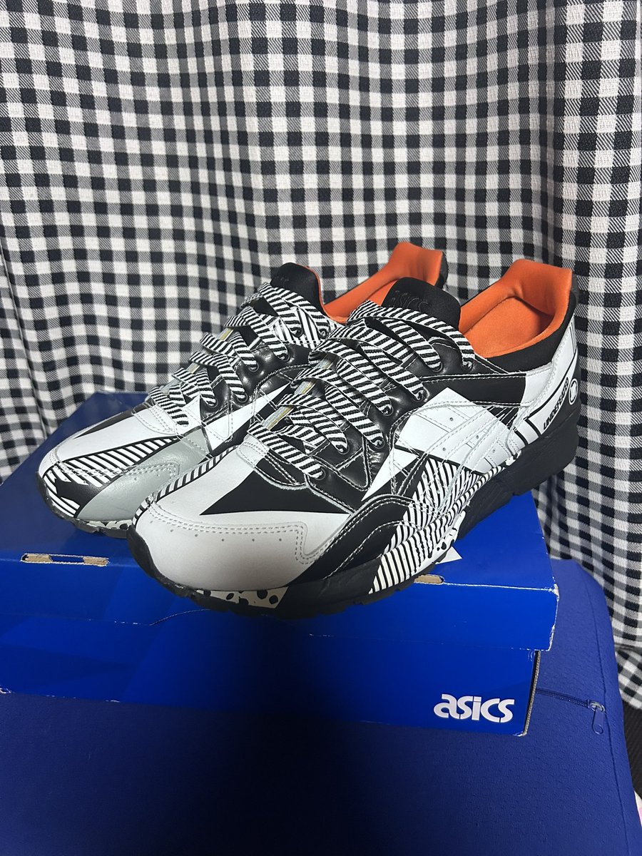 KAMEYACHI's tweet photo. かっくいい！
まさかの新品未使用品を格安でゲット！
#acics 
#undefeated

ASICS Gel-Lyte V Undefeated Disarray https://t.co/p8wwQrFzyW