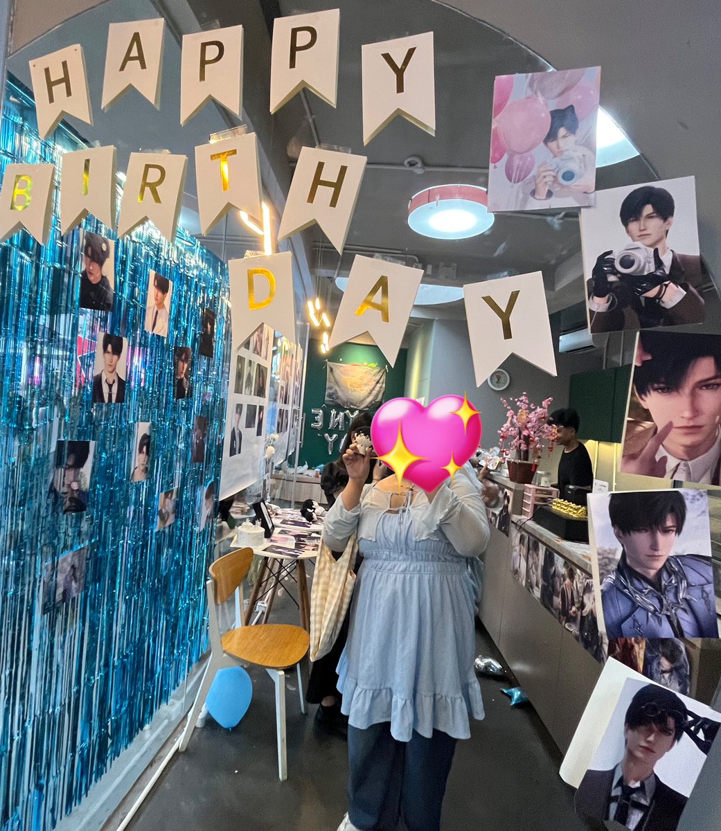 matzzsang's tweet photo. I had sooo much fun going to the events! I loooove being a fangirl sm🩵

Thank you @zayneversary @withlovezayne @SnowForZayne for the events and good times! https://t.co/WtkVBxBNsb