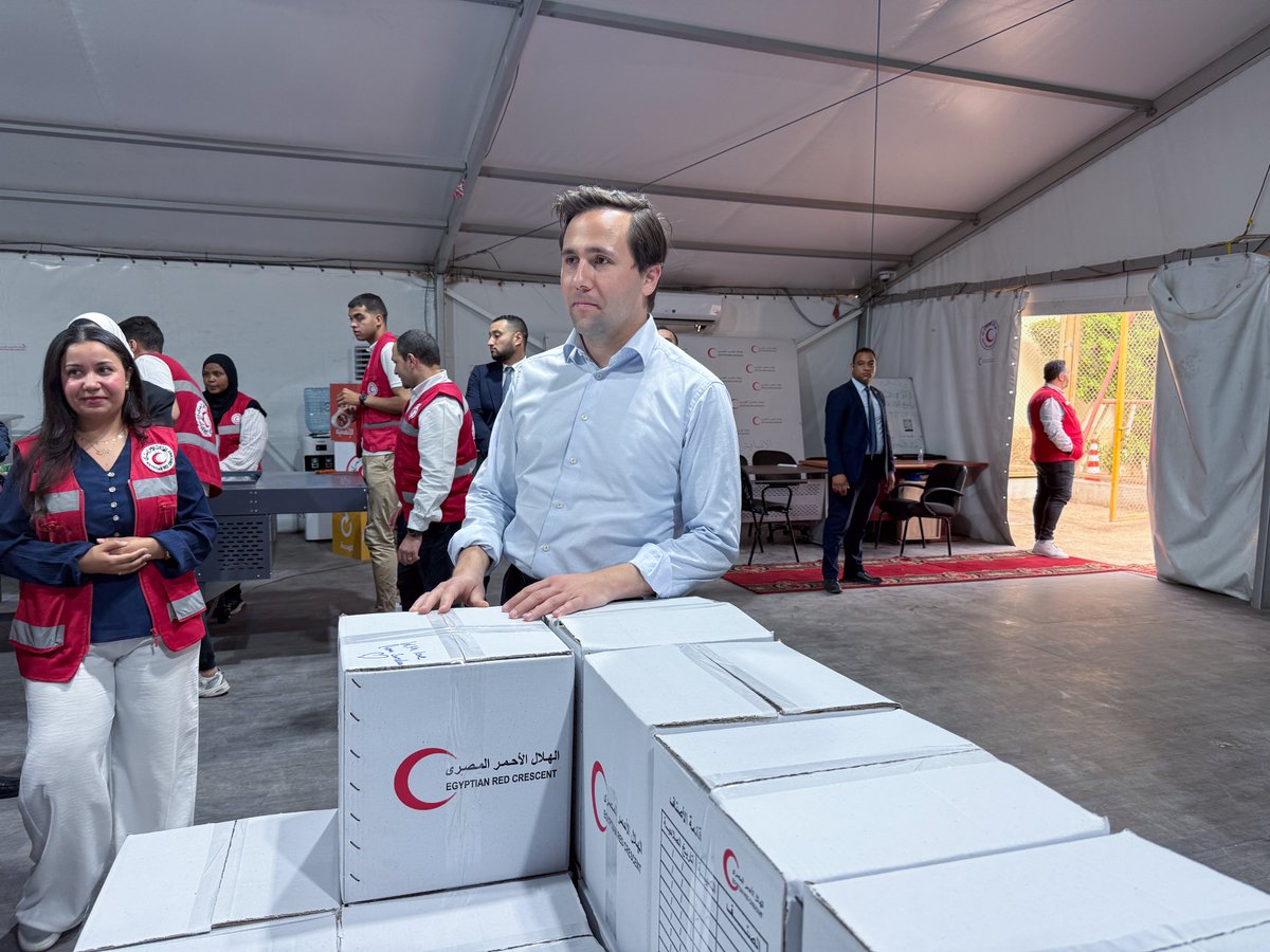 🇸🇪🤝🇪🇬 السويد تخصص 9 ملايين كرونة سويدية لدعم جهود الهلال الأحمر المصري في غزة

في ظل الوضع الإنساني الكارثي في غزة، قررت الحكومة السويدية تقديم دعم إضافي للهلال الأحمر المصري، يركّز على الإخلاء الطبي من غزة والدعم اللوجستي لإيصال المساعدات الإنسانية.

🎙️ وزير التعاون الإنمائي
