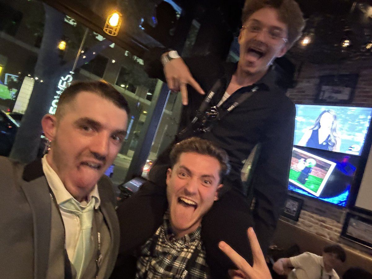 devsirozen's tweet image. #RDC2025 was probably the best first impression i could have ever asked for.  met a lot of awesome folks, excited for next years turnout, hopefully bigger and better 🙏