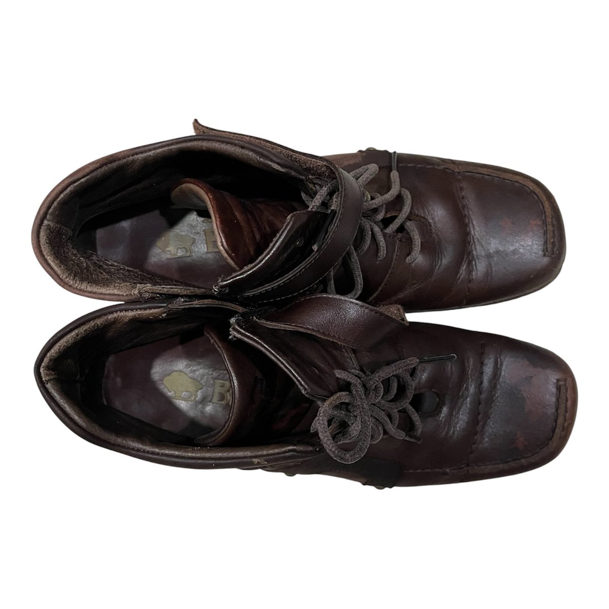 anythingxstore's tweet photo. รองเท้าบูทหนัง ทรงวินเทจ เท่มาก👞

Size 38-39

price:  150.-  ส่งฟรี

สภาพมือสองอาจมีตำหนิขอคนรับได้ สภาพตามรูปเลยคับ ขอดูรูปเพิ่มเติมได้น้า

#ส่งต่อรองเท้าบูท #ส่งต่อรองเท้า #รองเท้ามือสอง #ส่งต่อรองเท้ามือ2  #คัชชู  #ส่งต่อรองเท้าแมรี่เจน https://t.co/9Qv6LUoZIm