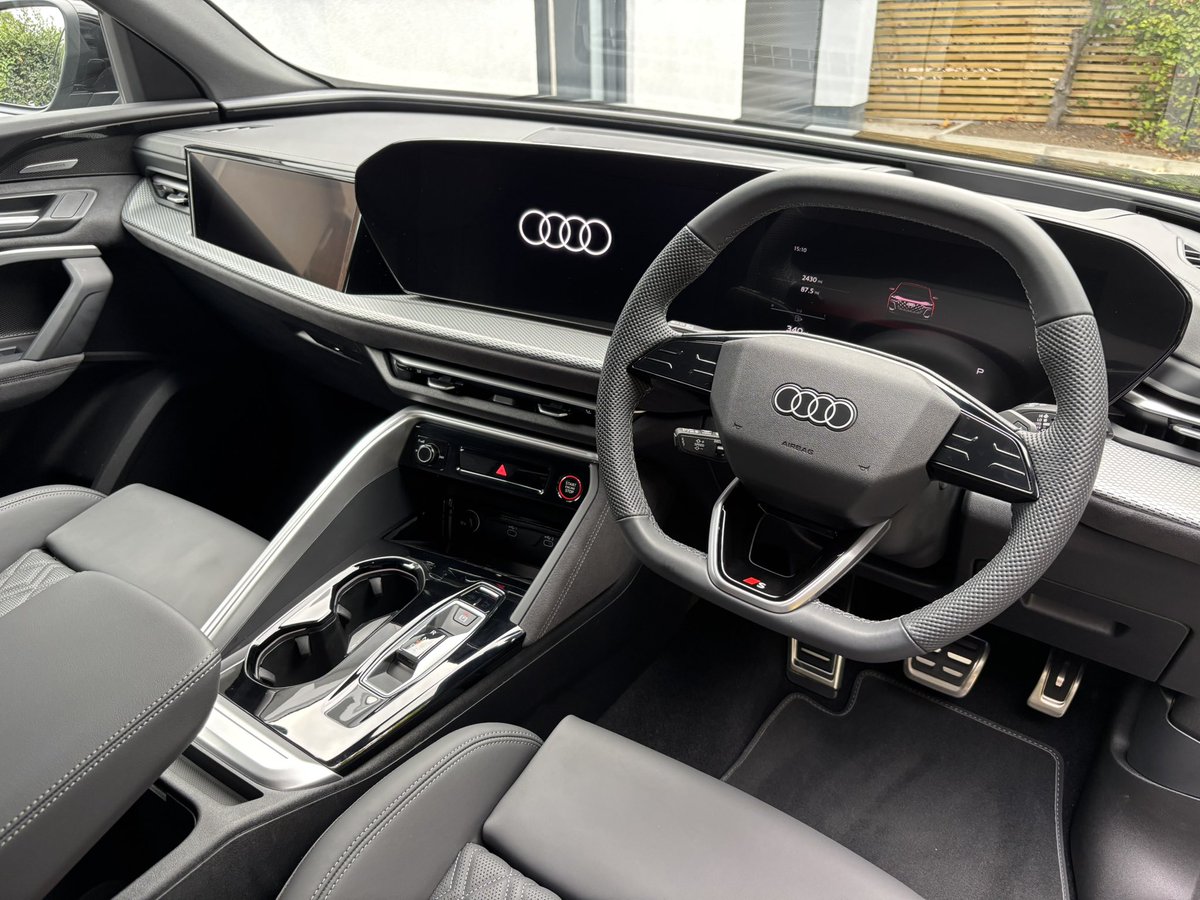 MobileCarSpa's tweet image. Audi SQ5 Gtechniq CSL ceramic coated.

Now there’s a shiny car, both in and out!✨ 

mobilecarspa.co.uk/detailing

#gtechniq #detailing #diamonbrite #CarCareProfessionals #mobilevaleting #MobileCarSpa #mobiledetailing #detailingworld #carwashday #mobiledetailingservice #wash #carcare