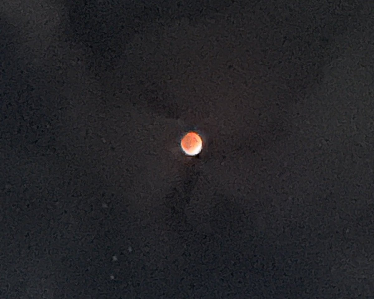 amnazamirtalks's tweet image. Blood moon 🌒 
Rare Moon Eclipse Gilgit 07/09/2025

#BloodMoon #mooneclipse