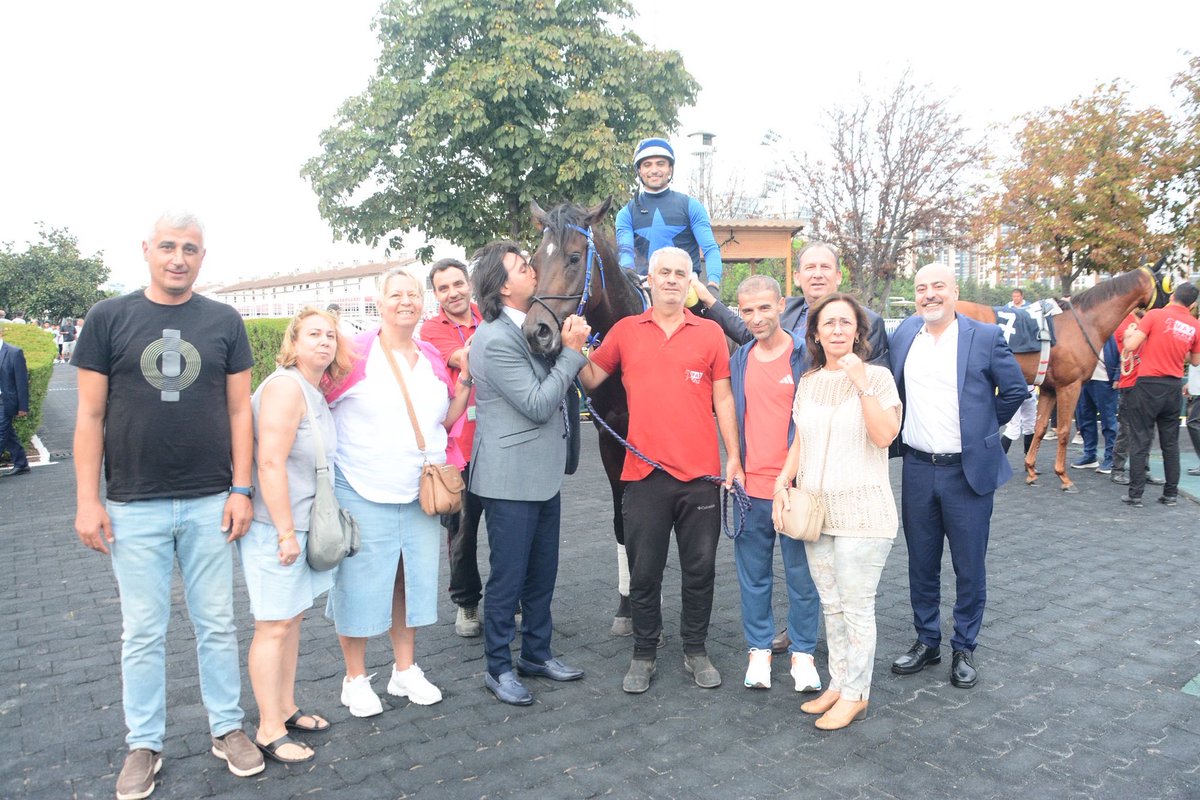 Ekürimizin safkanlarından Power Of Hakeem istanbulda yapılan16 handikap 1.400 metre sentetik OSAF koşusunu 1.23.08 ile kazanma başarısı göstermiştir🥇🏆
tüm ekibimizi ve jokeyimiz E.Çankaya’yı tebrik eder başarılarının devamını dileriz.

#Müslüm Örtünç 
⁦<a href="/murataktas4444/">Murat Aktaş</a>⁩