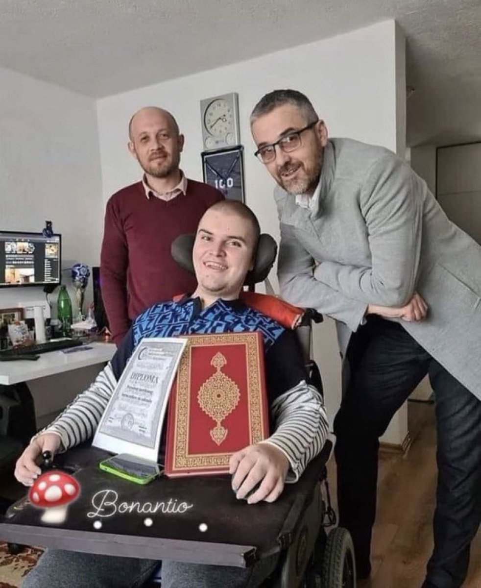 HalalNation_'s tweet image. Bosnian brother memorized the full Quran ❤️