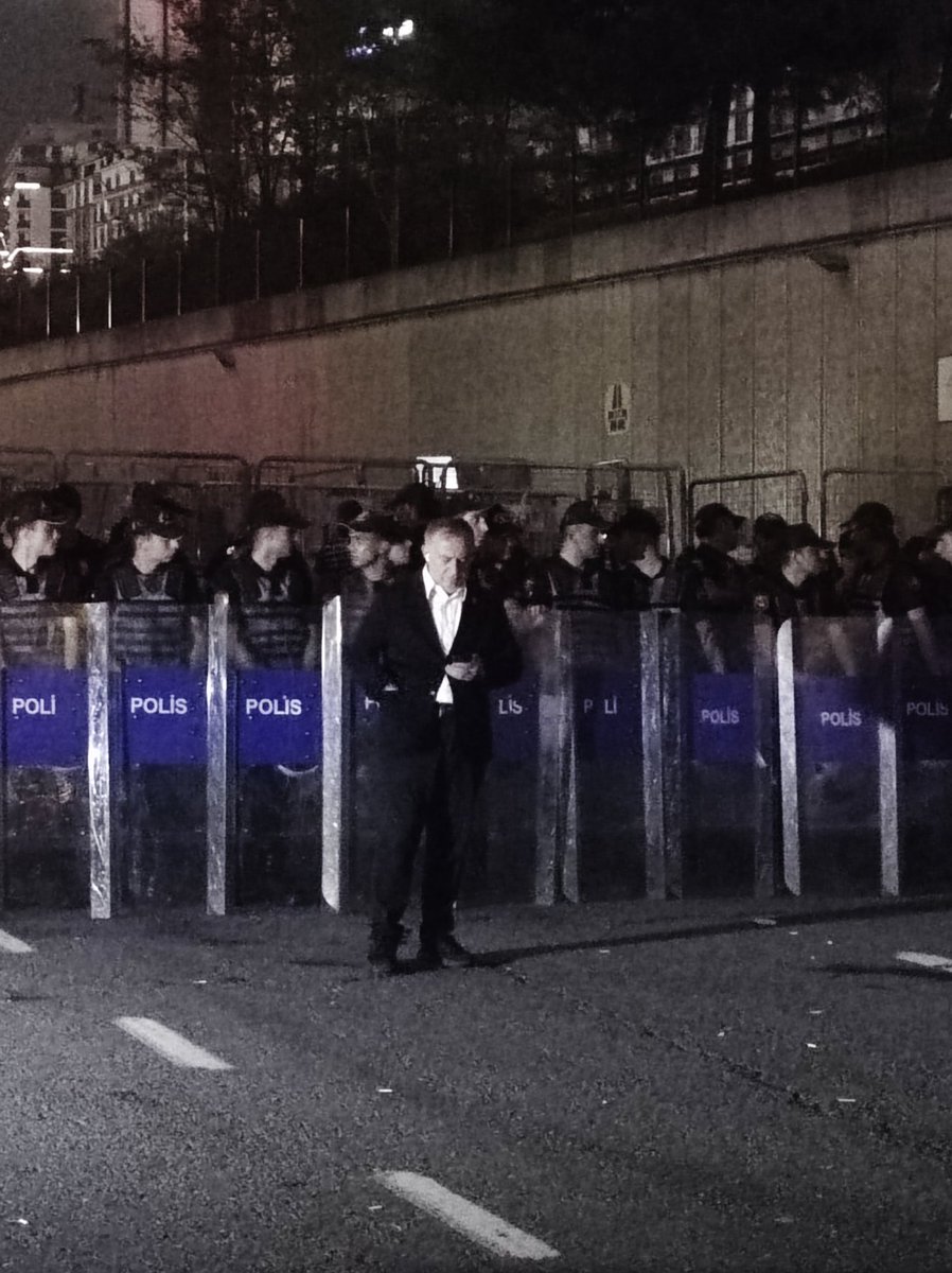 📍 İstanbul İl Başkanlığımızdayız❗

BURADAYIZ, BURADA... CESARETİMİZ EN YÜKSEK SEVİYEDE. BİR MİLİM GERİ ADIM ATMAYACAĞIZ❗