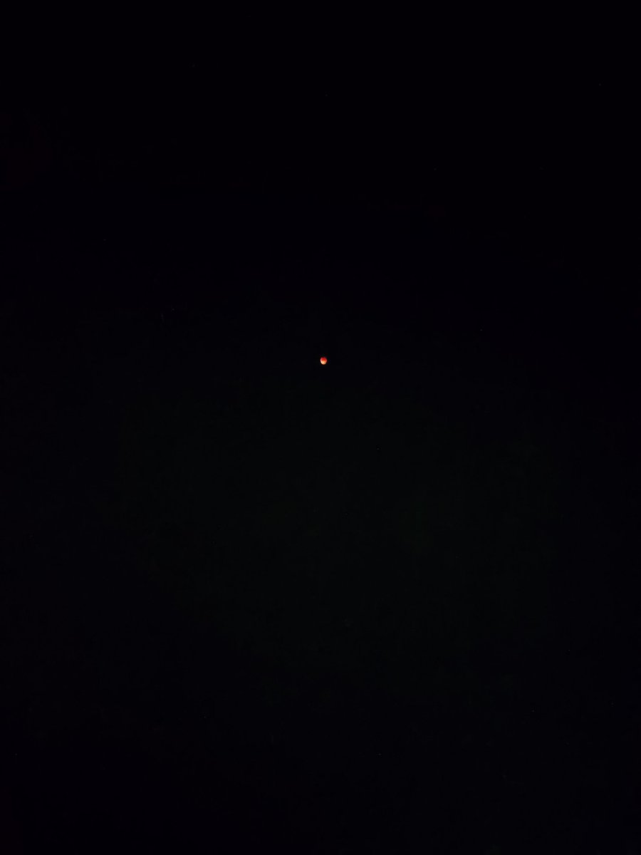 imdevendrakumar's tweet image. Just clicked tonight&apos;s red moon 🌕🔥! 7th September&apos;s #TotalLunarEclipse peaks at 11:41  - next chance will be in 2026. Don&apos;t miss the sky! 🌌 #BloodMoon