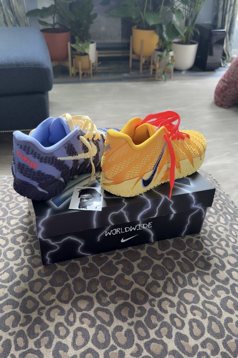 DemetriaJenni10's tweet photo. Don’t mind me… just getting my shoe game right for Brandon’s VCU games 👟🔥 #AdmitOne #Ja3 #SneakerHeat #GoRams https://t.co/oFYbjYGlYm