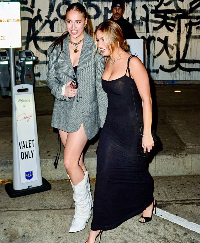 fameisatwtstan's tweet image. will never quite understand people putting #TateMcRae and #AddisonRae against each other when this is literally them…