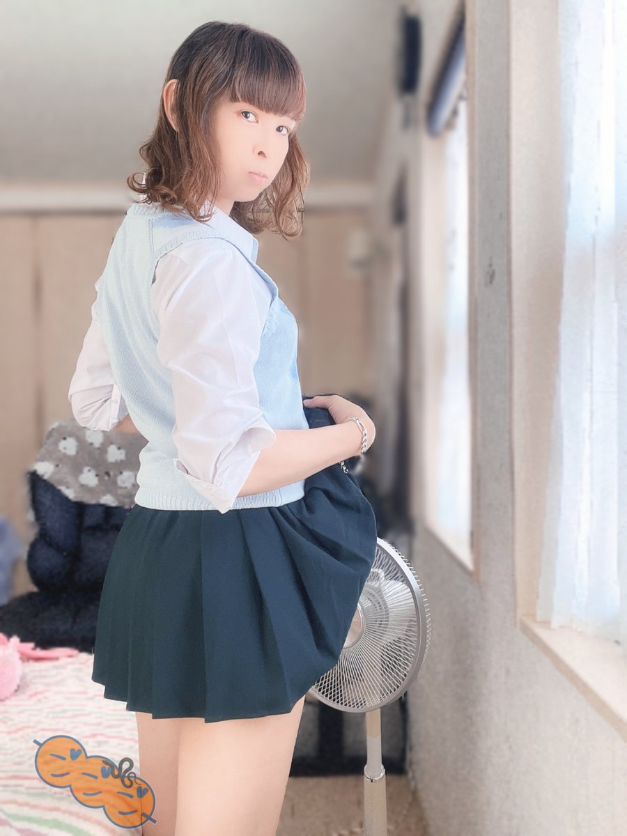 まだまだ暑いねー
体温を下げるには大事なところを冷やすといいらしいお

…知らんけど笑

#男の娘