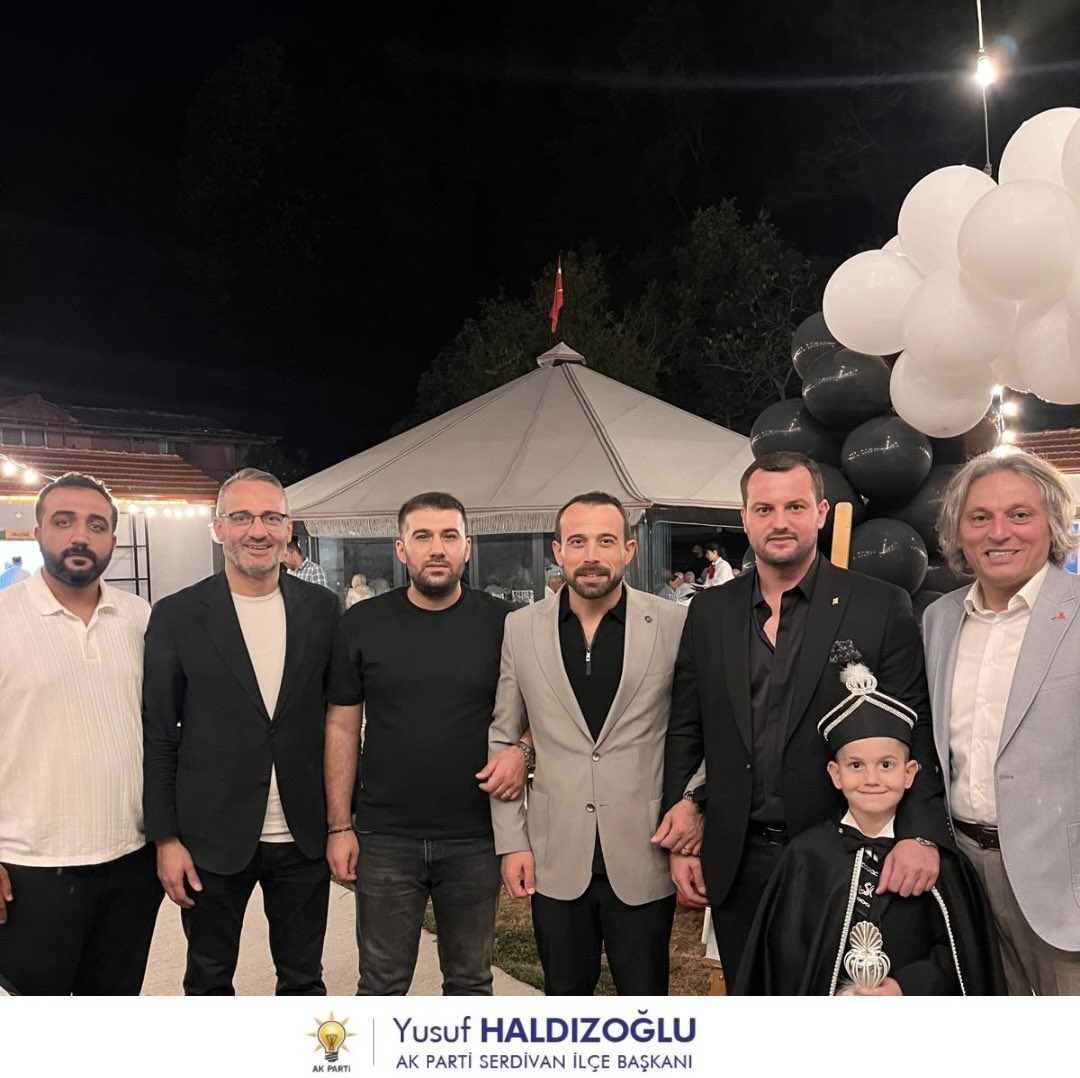 İlçe Başkanımız Sayın Yusuf HALDIZOĞLU ve ilçe Başkan yardımcılarımızla birlikte, Aslıhan &amp; Emre Elipek ailesinin kıymetli evlatları Toprak’ın sünnet cemiyetine katıldık.

Toprak’a hayırlı, sağlıklı ve uzun bir ömür; ailesine huzur ve mutluluklar diliyoruz.