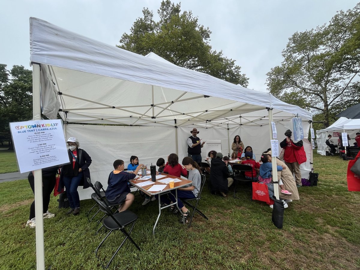 Word Up Community Bookshop/ Librería Comunitaria tweet media