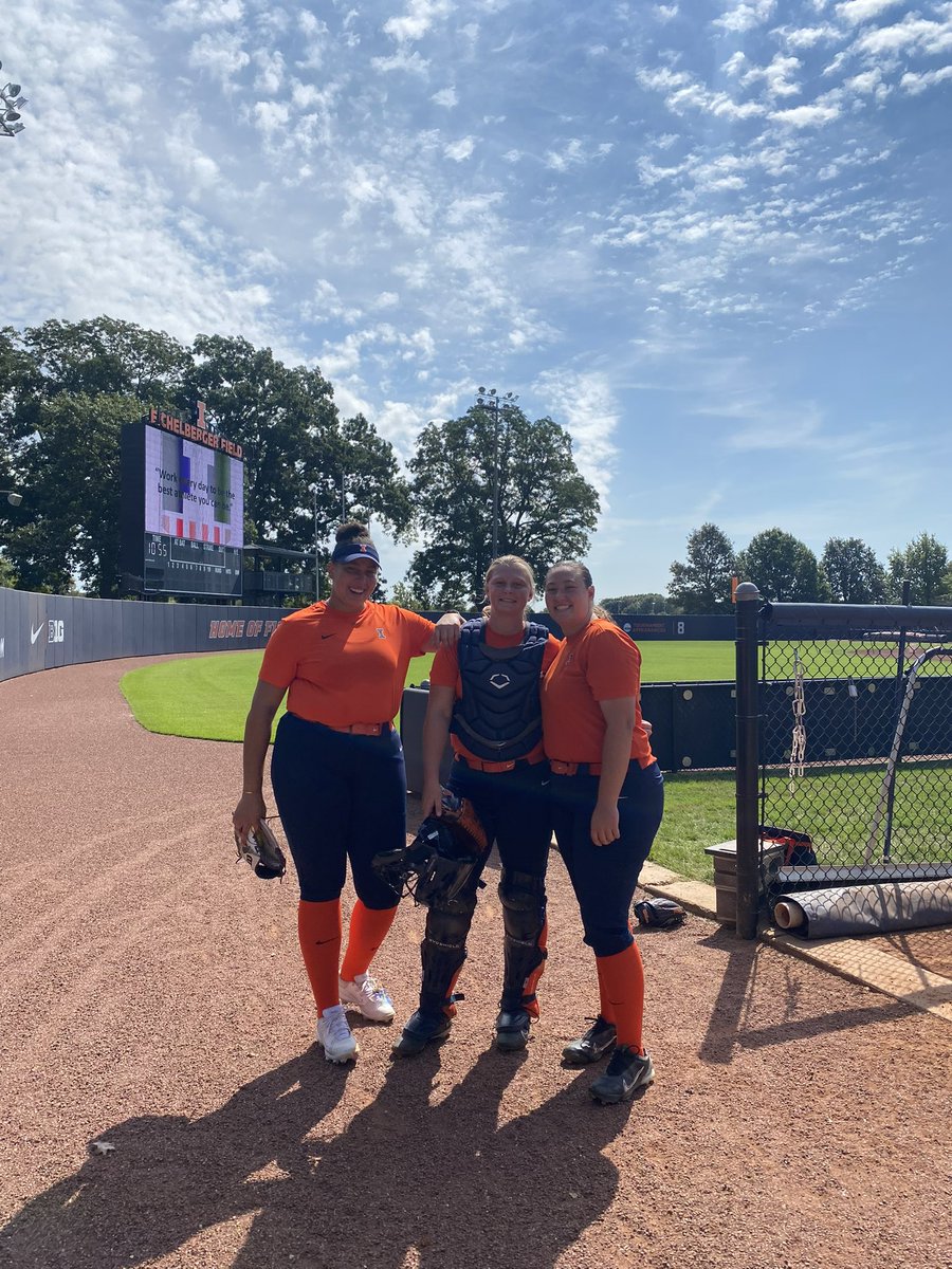 Illinois Softball tweet media
