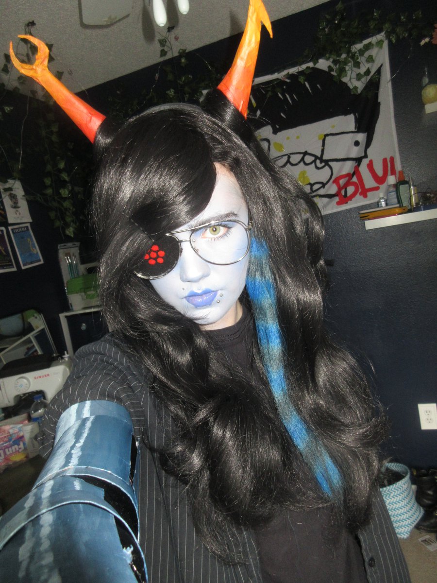 AG: You don't have to 8e alive to make yourself relevant.
AG: And you don't have to 8e a good person to 8e a hero.