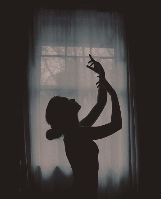 .

بدتر از دشمن، مردی‌ست که عاشقت نیست، ولی نمی‌خواهد هم از دستت بدهد...

🚬🍷