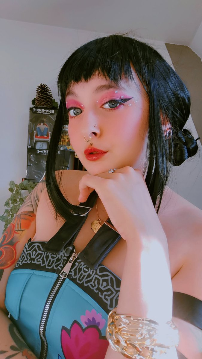 Norcadeine's tweet photo. Petit cosplay de Zoey dans K-pop Demon Hunters. 🎧 https://t.co/7D5VUAMfeS