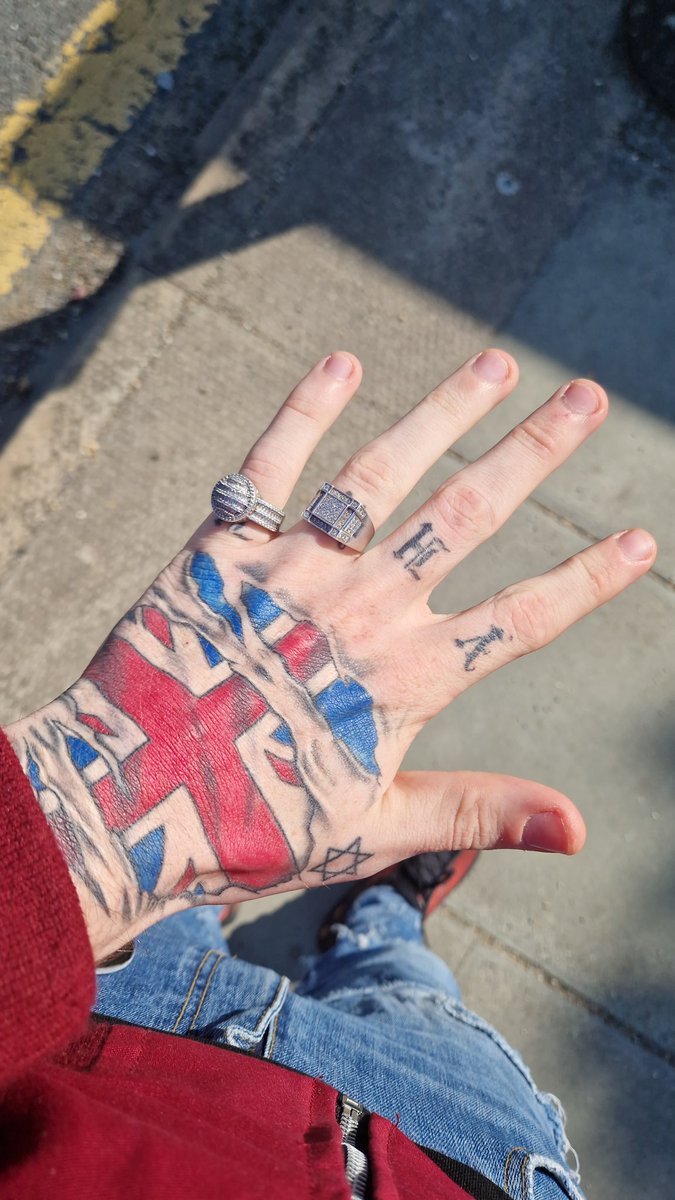 Beautiful now kiss it fag #findom #cashdom #cashfag #cashmaster #straightalpha #footslave #sadistic #footsub #spoonsub #spoons #spoonpig #finsub #paypig #cashpig #cashmeet #dom #sub #alpha