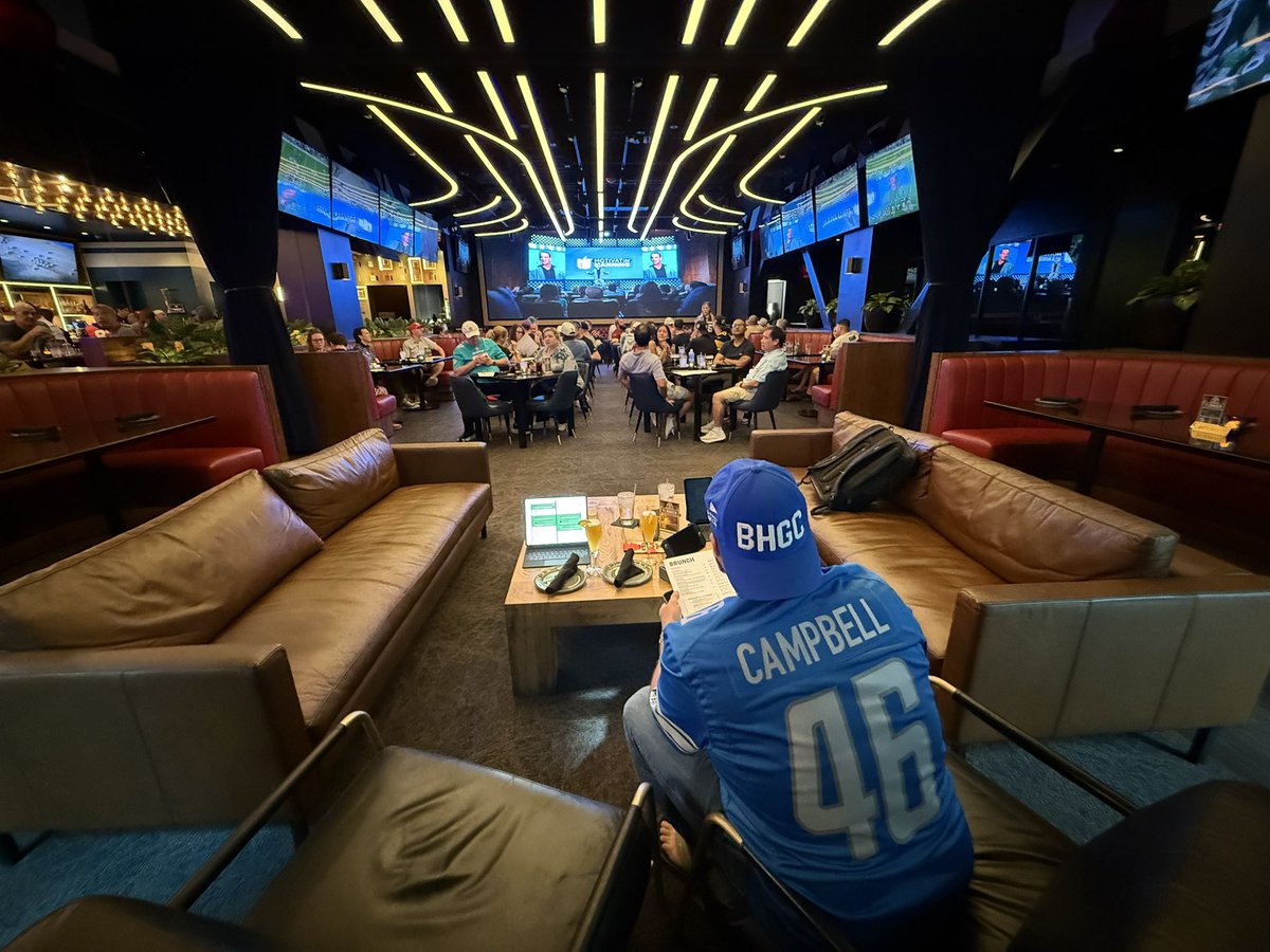 Not a bad way to watch the games 🍻